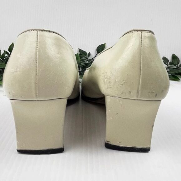 Salvatore Ferragamo Leather Creme &Black Color block Heel pumps 8.5 - Picture 5 of 9